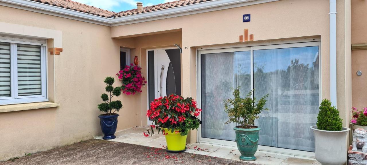 2 logements séparés indépendants jusqu'à 5 personnes, piscine chauffée à 3 min du Puy du Fou Les Épesses Exterior foto